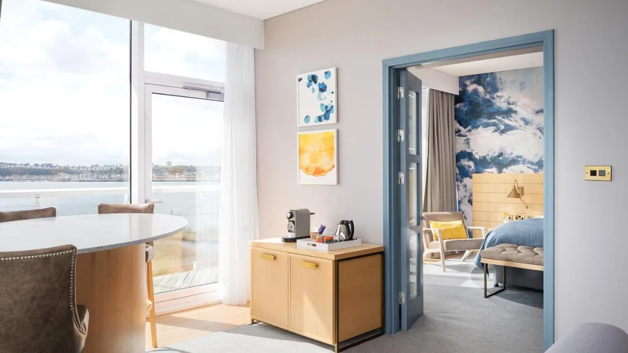 Super King Suite with Harbor and Bay View - Tiger Bay